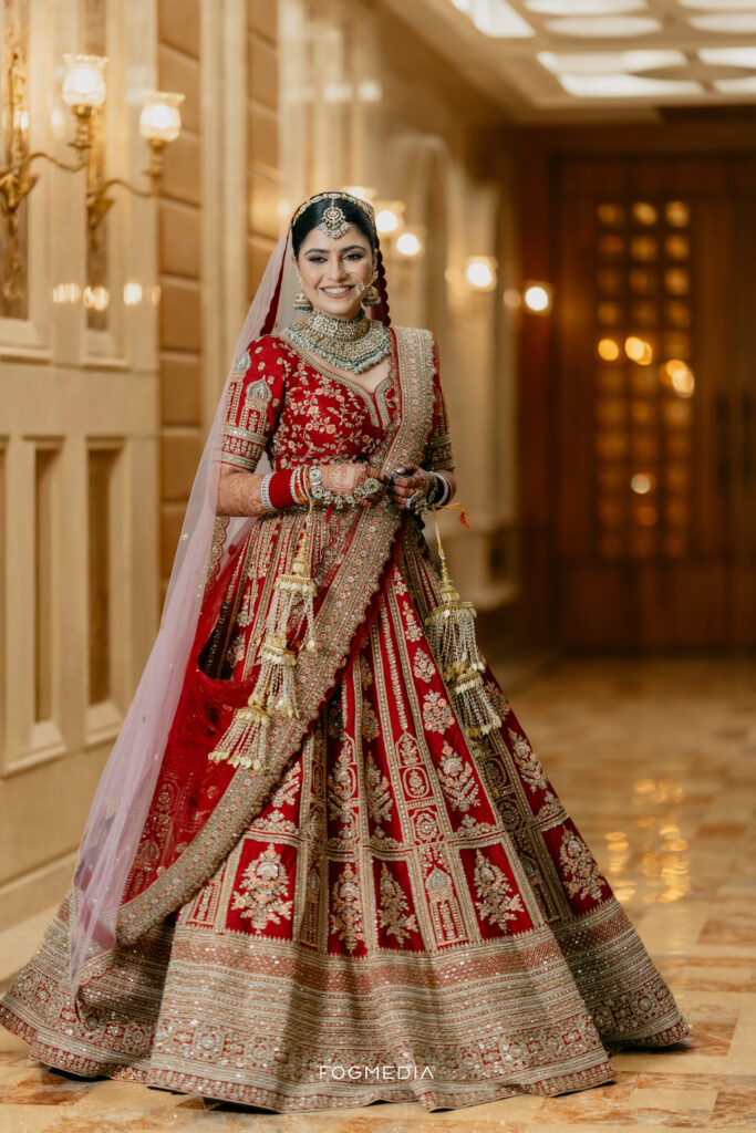 Best wedding photographer in Jayanagar - Authentic close-up of bridal mehendi and wedding rituals by FogMedia.