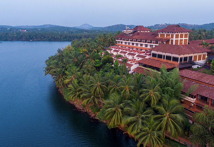 Wedding venues in Calicut: The Raviz Kadavu riverside resort on the Chaliyar at Azhinjilam